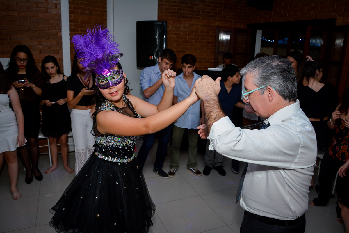 começa a balada da festa de 15 anos no Espaço Felicittá, Osasco, São Paulo