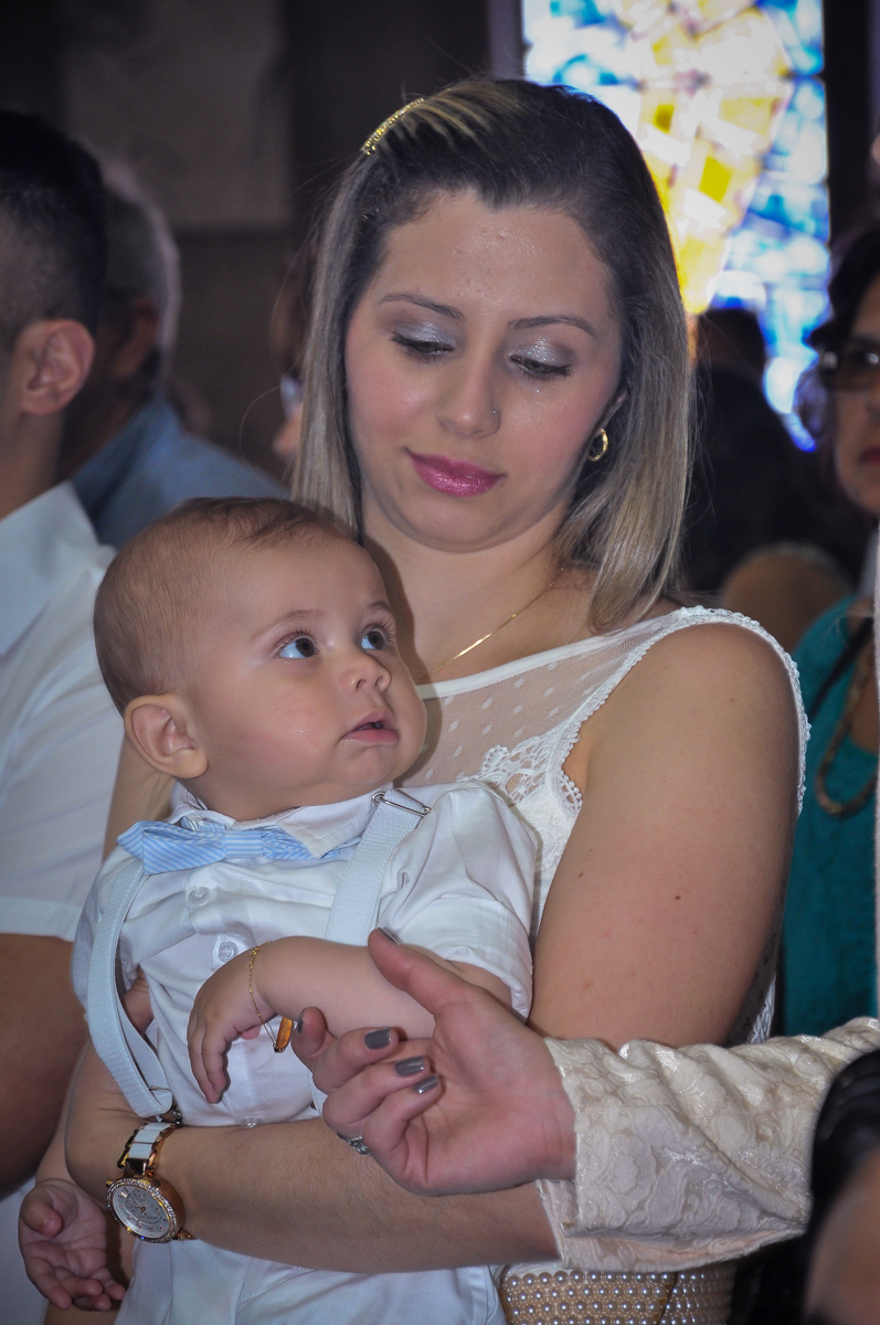 família na igreja para batizar o matheus no Paróquia São Bento Morumbi