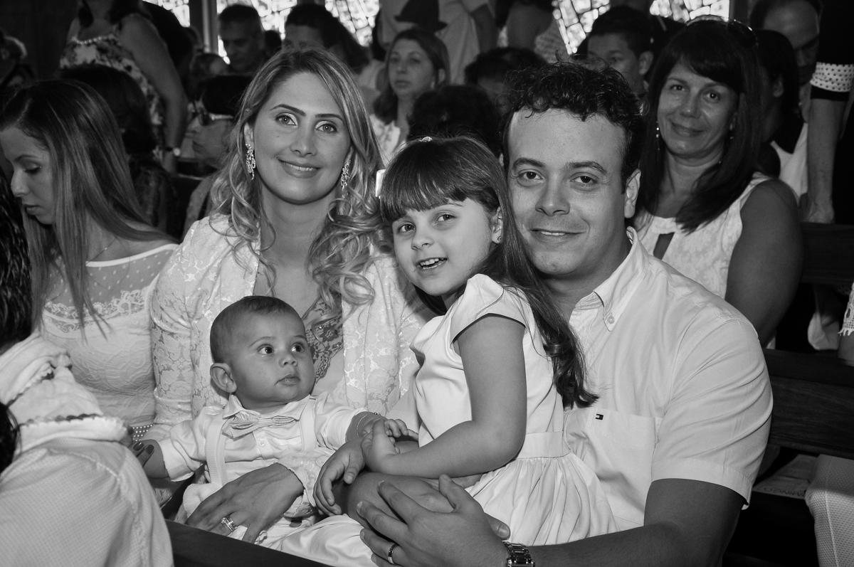 toda família reunida para o batizado do Matheus no Paróquia São Bento Morumbi