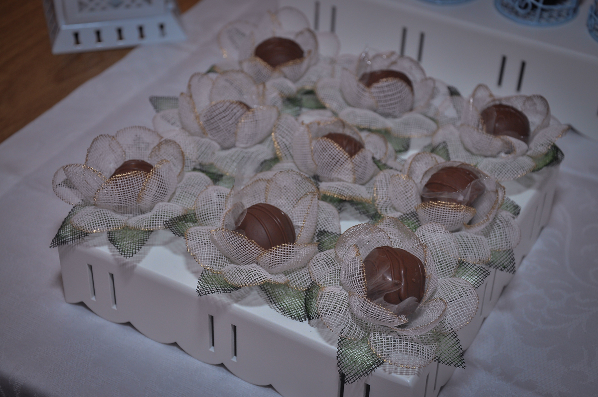 Os docinhos da festa de batizado do Matheus na festa no condomínio