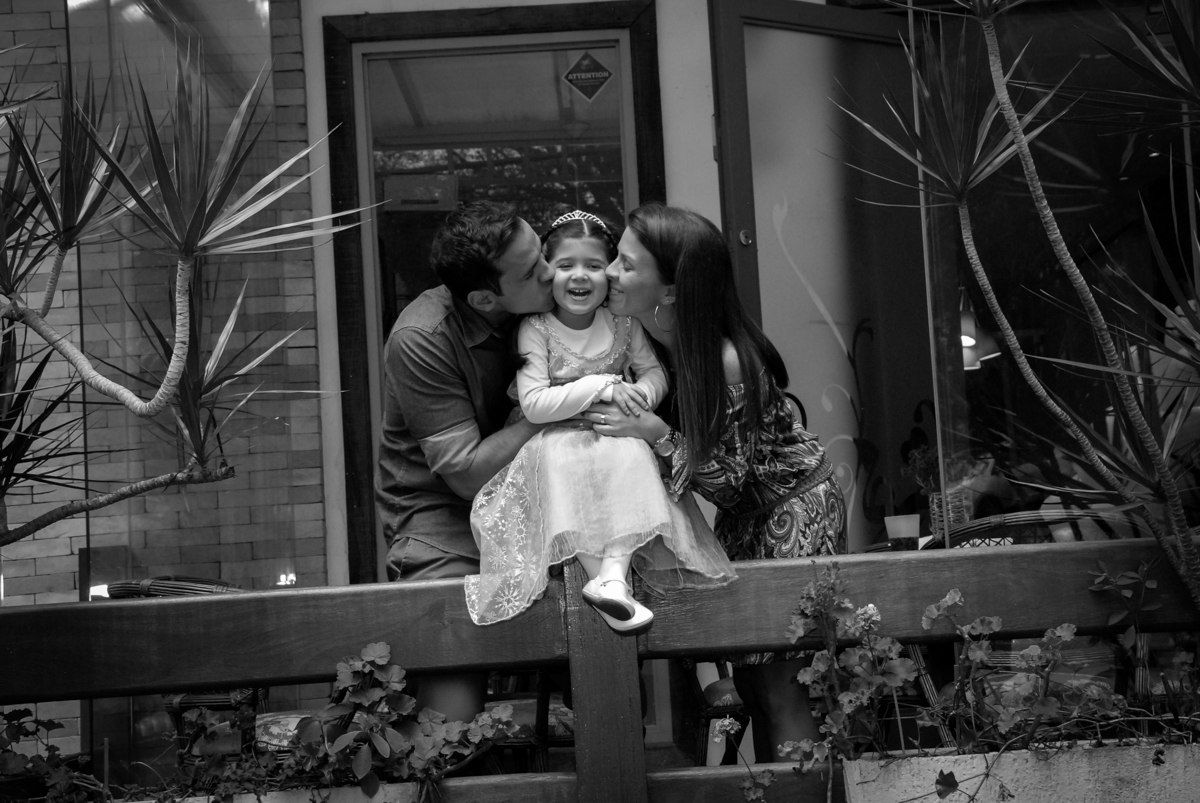 beijinho sanduiche na aniversariante no buffet feliz da vida, butantã,sp