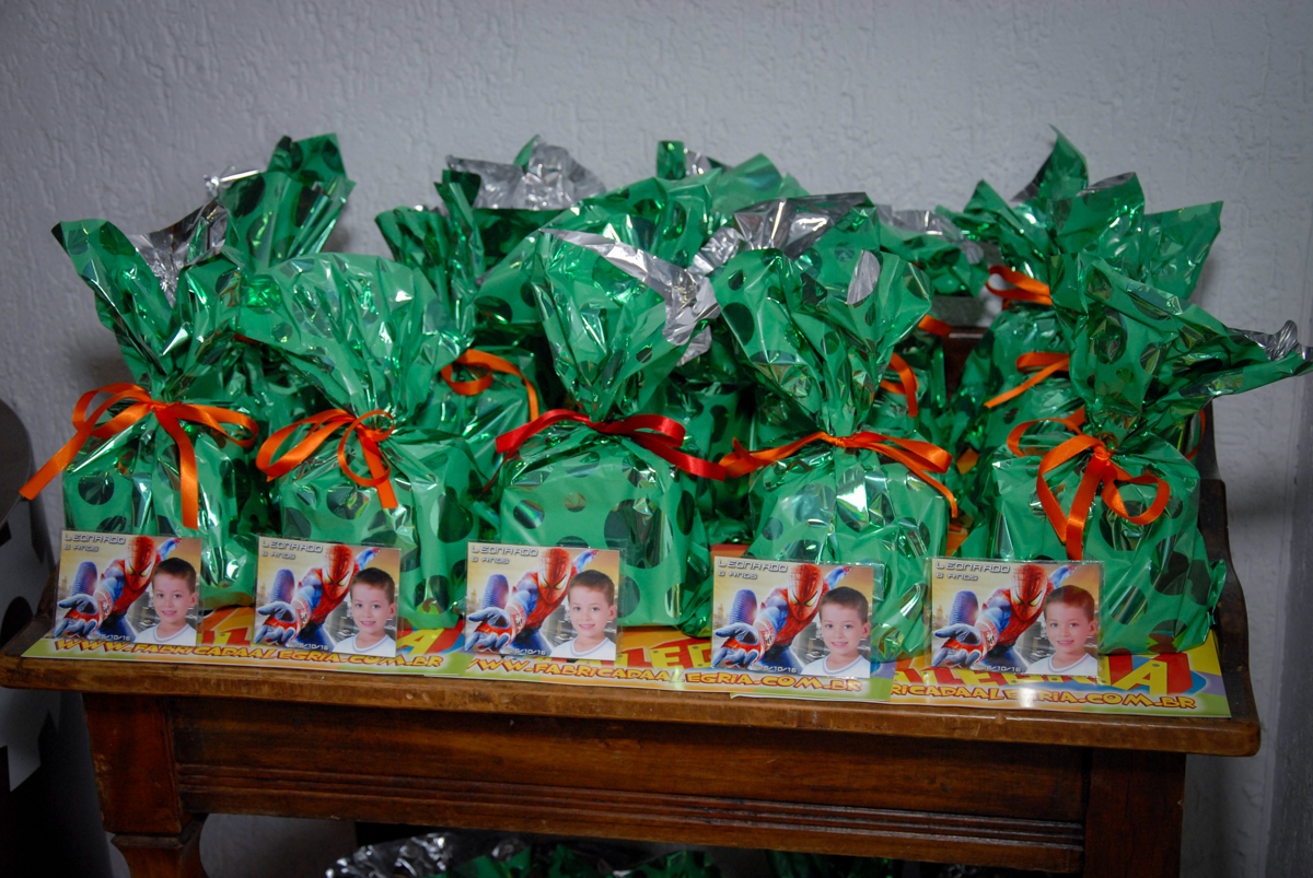 lembrancinha da festa do leonardo 6 anos Buffet Fábrica da Alegria, Morumbi, São Paulo