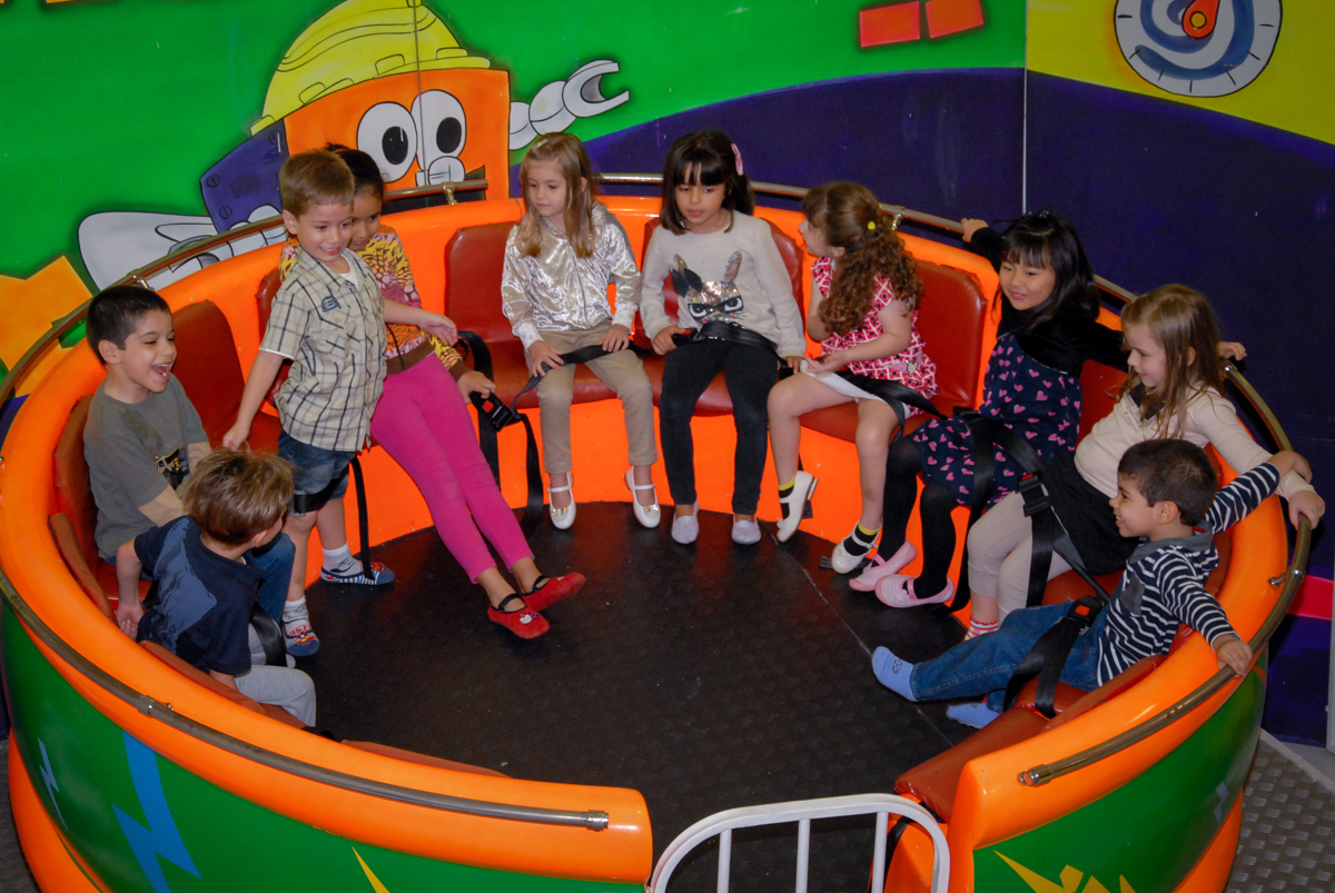 brincadeiras no labamba no Buffet Fábrica da Alegria, Morumbi, São Paulo