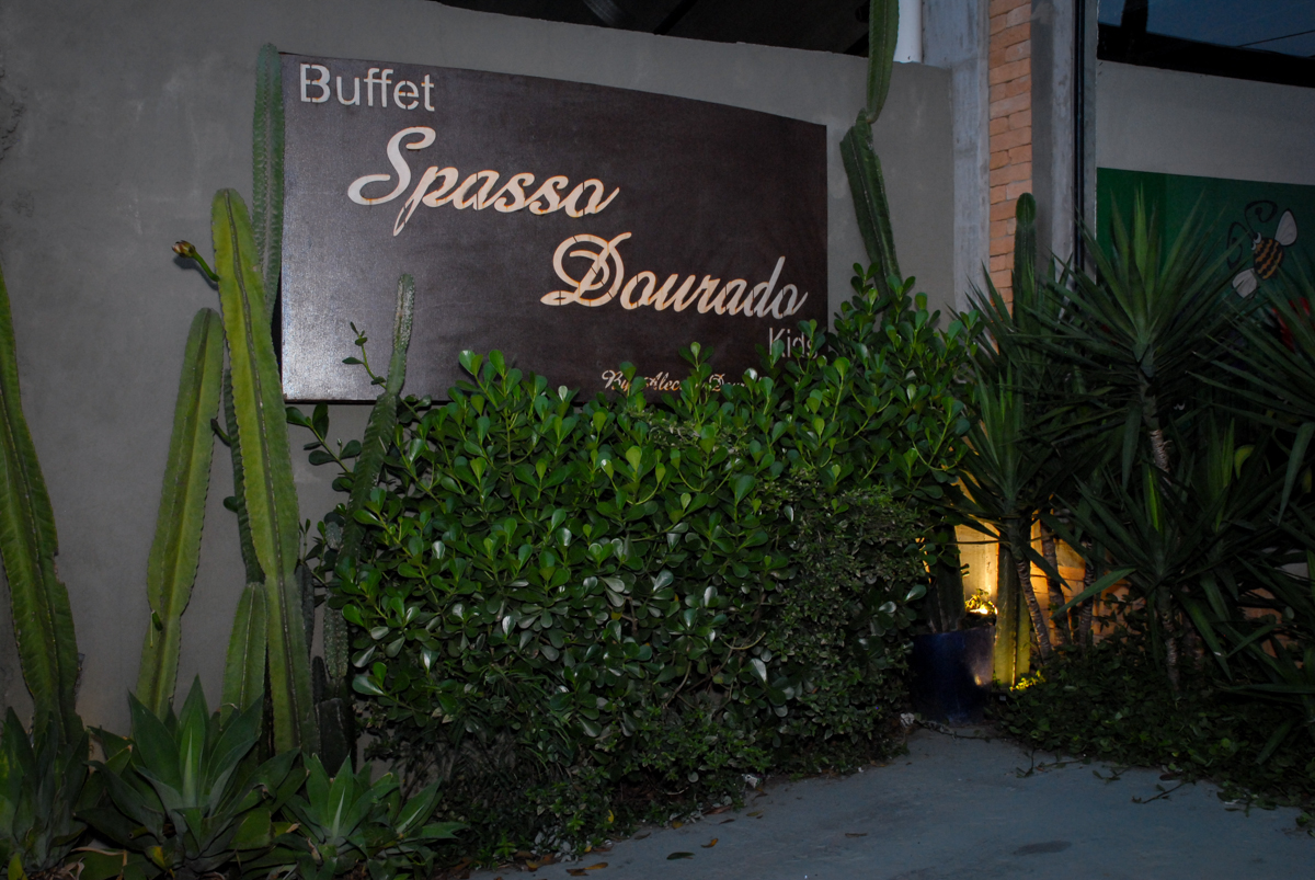 fachada de entrada buffet spasso dourado, pirituba, são paulo