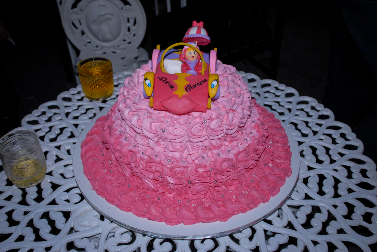 bolo de aniversário festa em condomínio Morumb