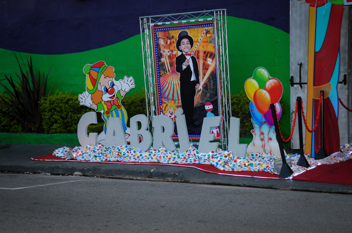 fachada de artista do Gabriel no buffet fábrica da alegria, osasco, sp