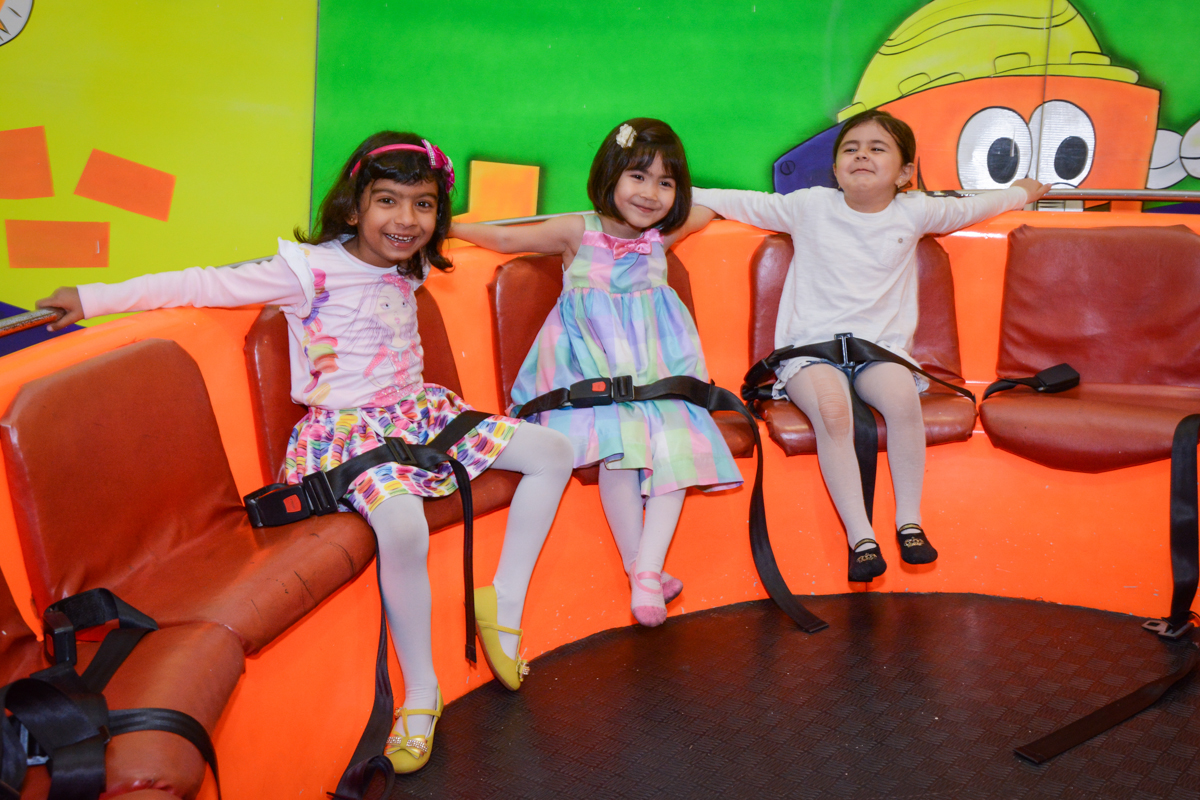 hora de bagunça no labamba no Buffet Fábrica da Alegria, Morumbi, SP