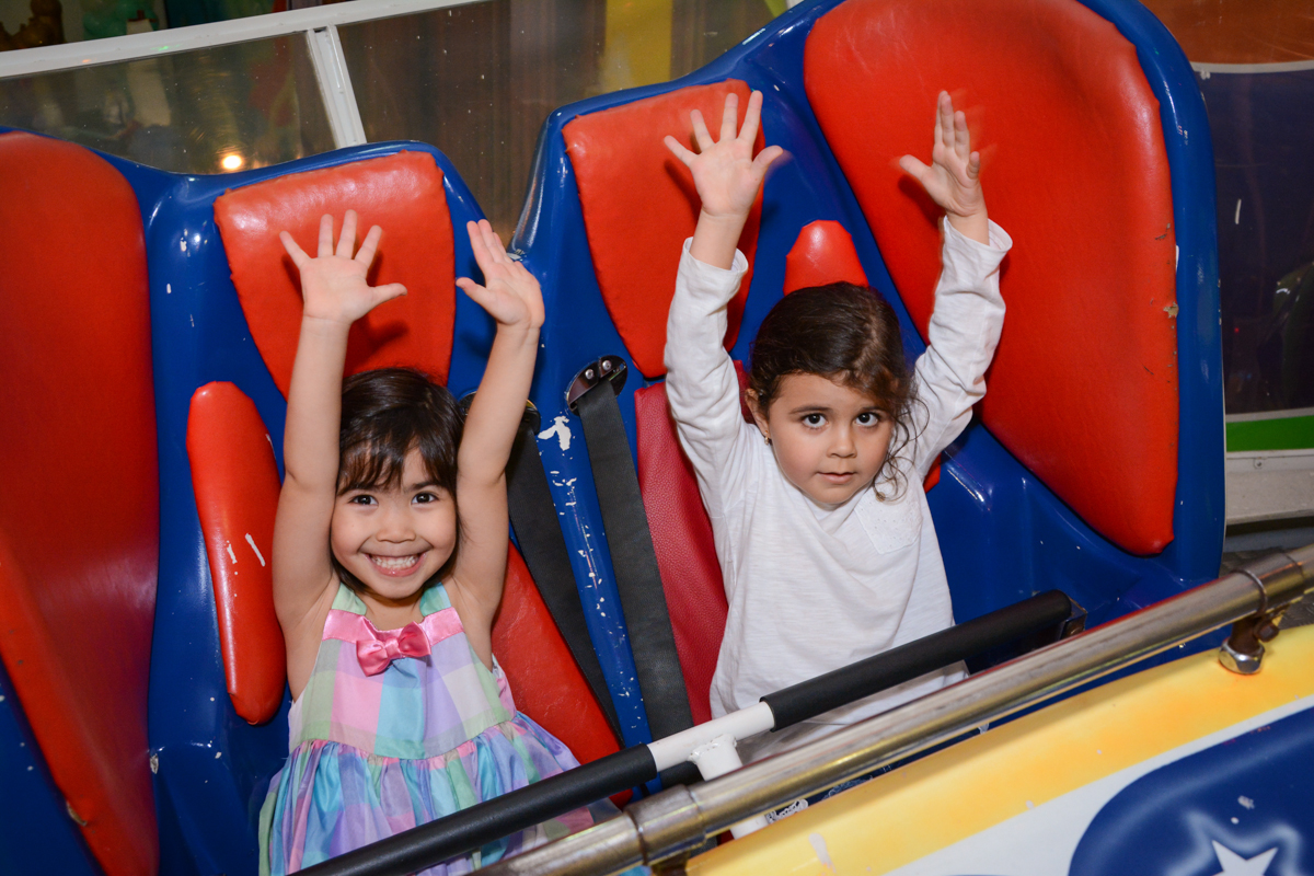 farra no brinquedo jornada nas estrelas no Buffet Fábrica da Alegria, Morumbi, SP