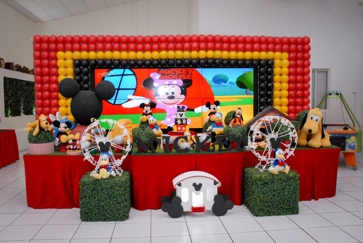 mesa decorada tema circo no Buffet Bugui Ugui, Vila Mascote, São Paulo