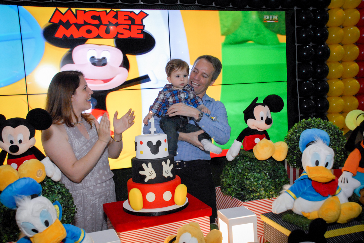 todos cantam parabéns para o gabriel no Buffet Bugui Ugui, Vila Mascote, São Paulo