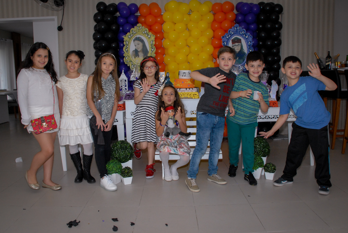 foto dos amiguinhos com brenda no Condomínio em Alphaville