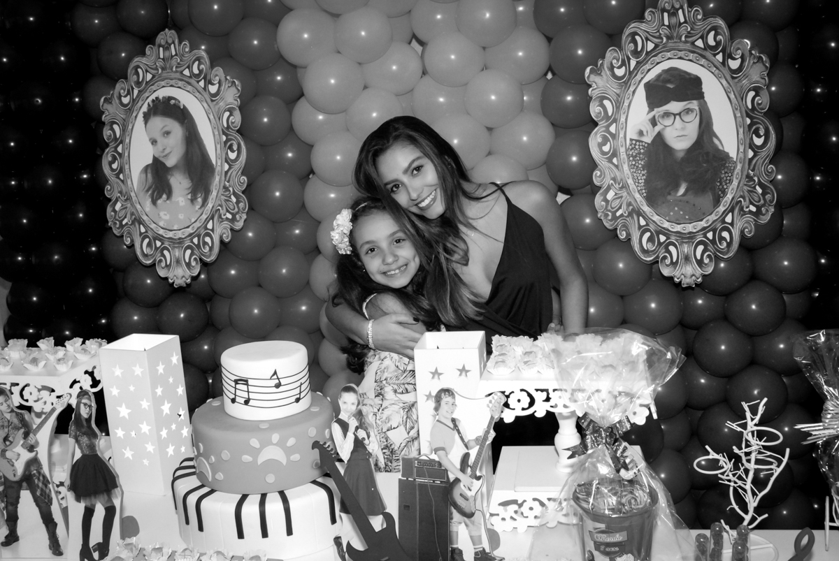 chegada da amiga na festa da brenda no Condomínio em Alphaville