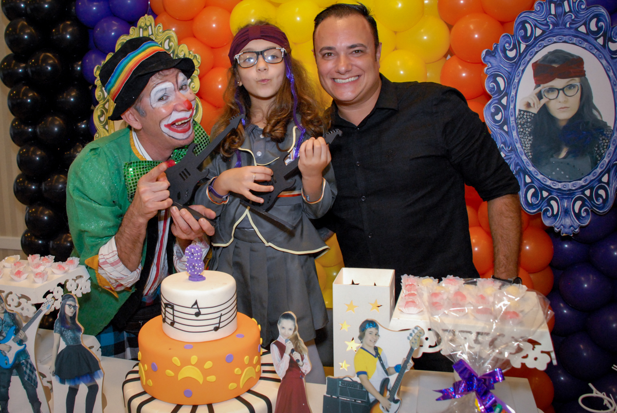 mais foto da aniversariante com seu pai no Condomínio em Alphaville