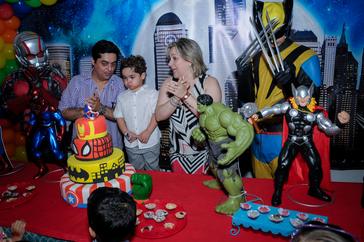Cantando parabéns para Enrico no Buffet Fábrica da Alegria Morumbi