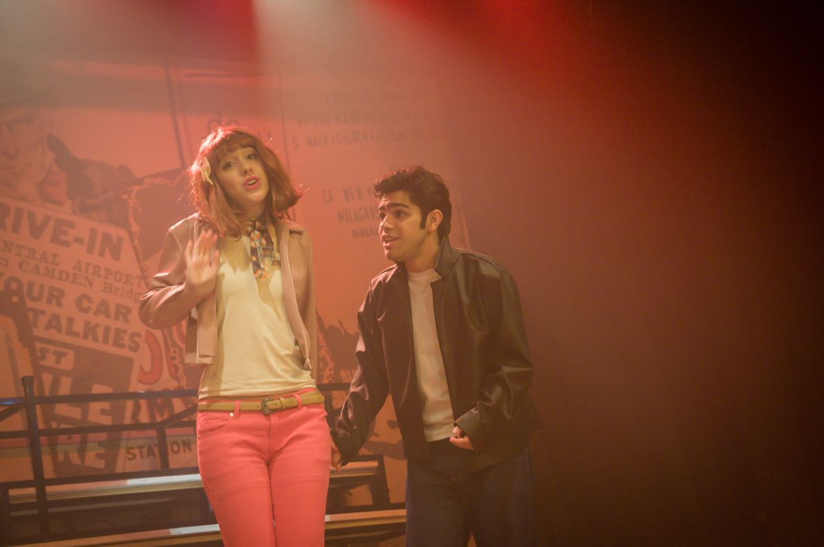 estavam todos animados com o espetáculo no Teatro, Musical no Butantã, São Paulo