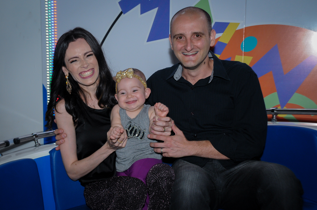 a brincadeira é muito animada no buffet amazing, alphaville,sp, tema da mesa bonecas princesas