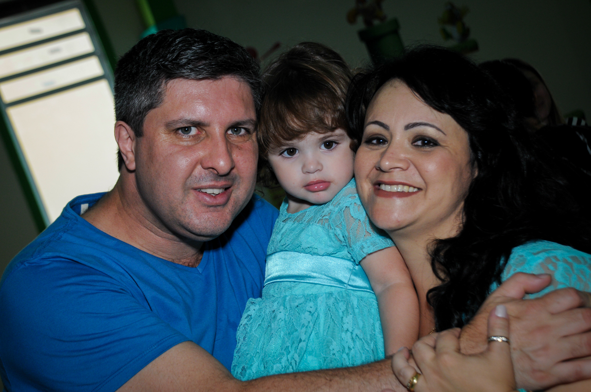 Final da festa da Rafaella e da Rebecca no Buffet Balão Mágico, Osasco, São Paulo tema da mesa Minie Vermelha e Monster High