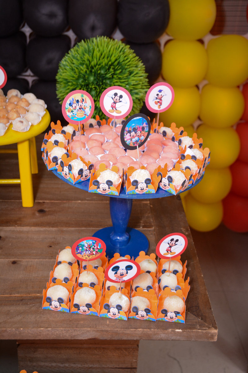 detalhe da mesa no Condomínio Morumbi, São Paulo festa Leonardo 1 aninho, tema Mickey