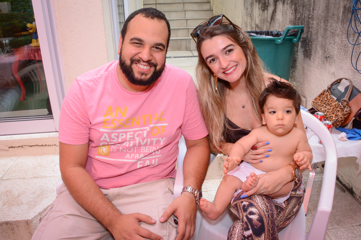 tia do aniversariante faz foto no Condomínio Morumbi, São Paulo festa Leonardo 1 aninho, tema Mickey