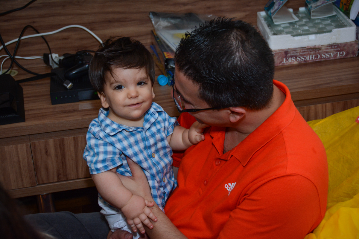 muita alegria no Condomínio Morumbi, São Paulo festa Leonardo 1 aninho, tema Mickey