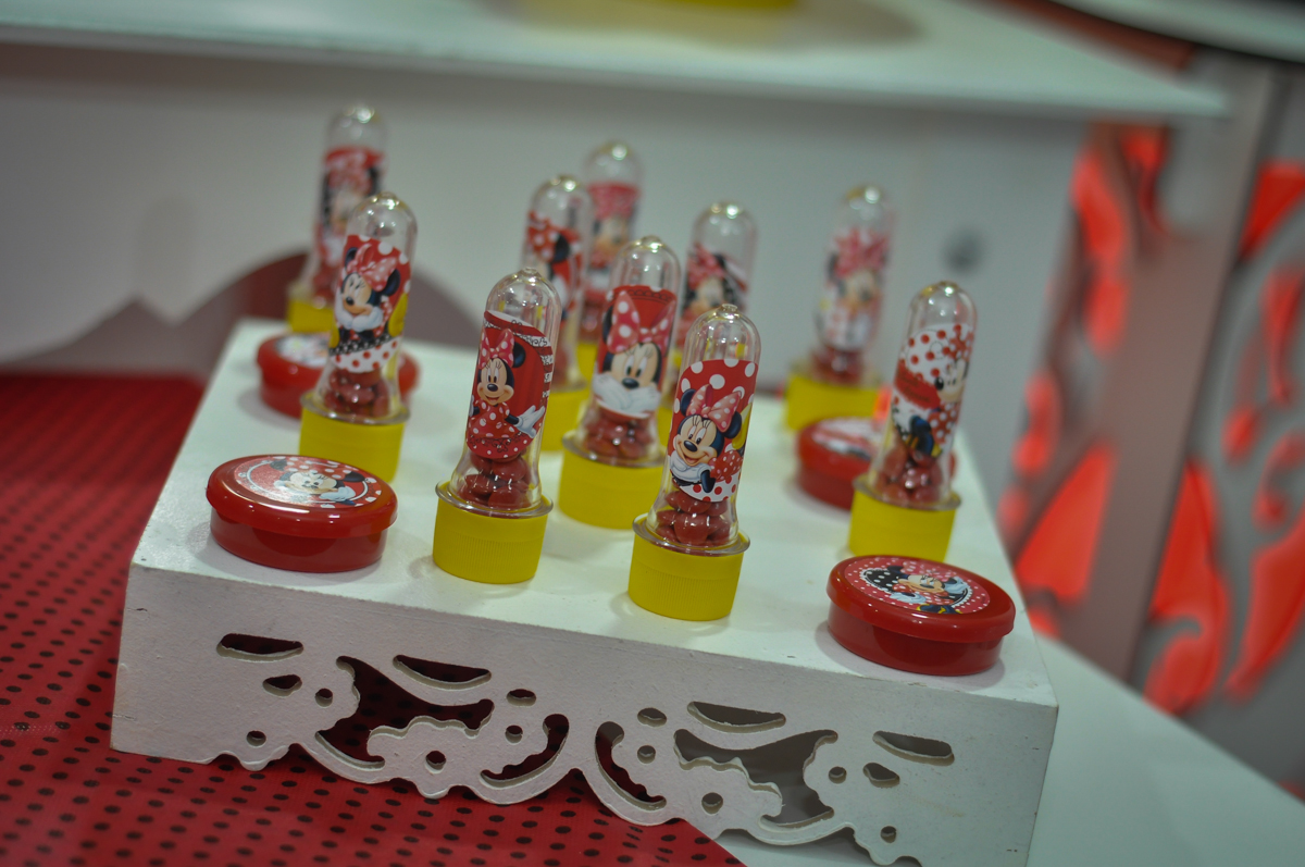 detalhe da mesa na Festa de Maria Eduarda 1 aninho, tema minie vermelha, Buffet Mundo Kids, Osasco São Paulo