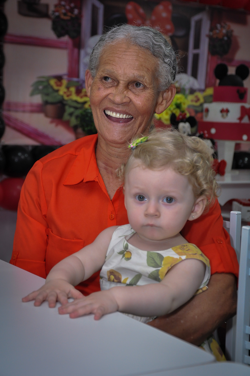 colinho da vovó na Festa de Maria Eduarda 1 aninho, tema minie vermelha, Buffet Mundo Kids, Osasco São Paulo