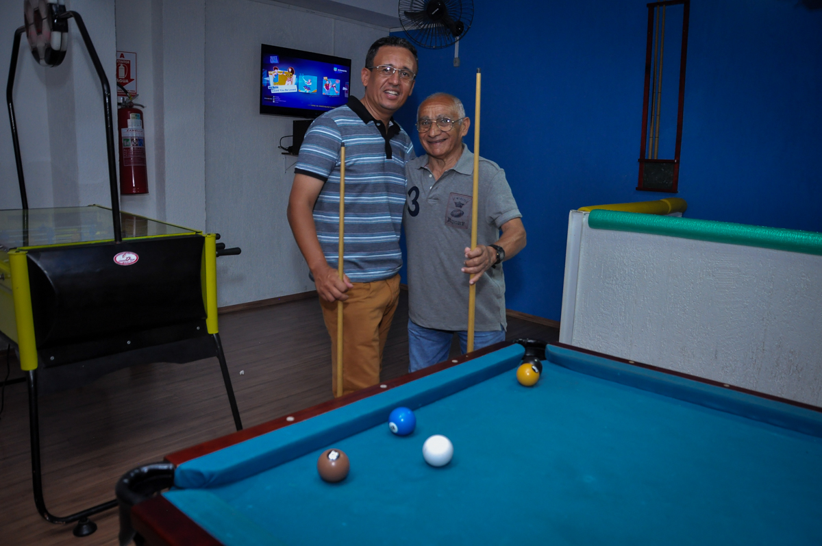 O jogo de sinuca animado no Festa de Maria Eduarda 1 aninho, tema minie vermelha, Buffet Mundo Kids, Osasco São Paulo