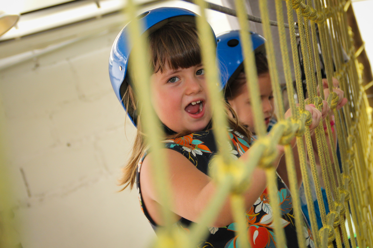 gargalhada da aniversariante na Festa infantil, Sophia 6 anos Buffet O Galpão, Pinheiros, SP, tema da festa Os enrolados