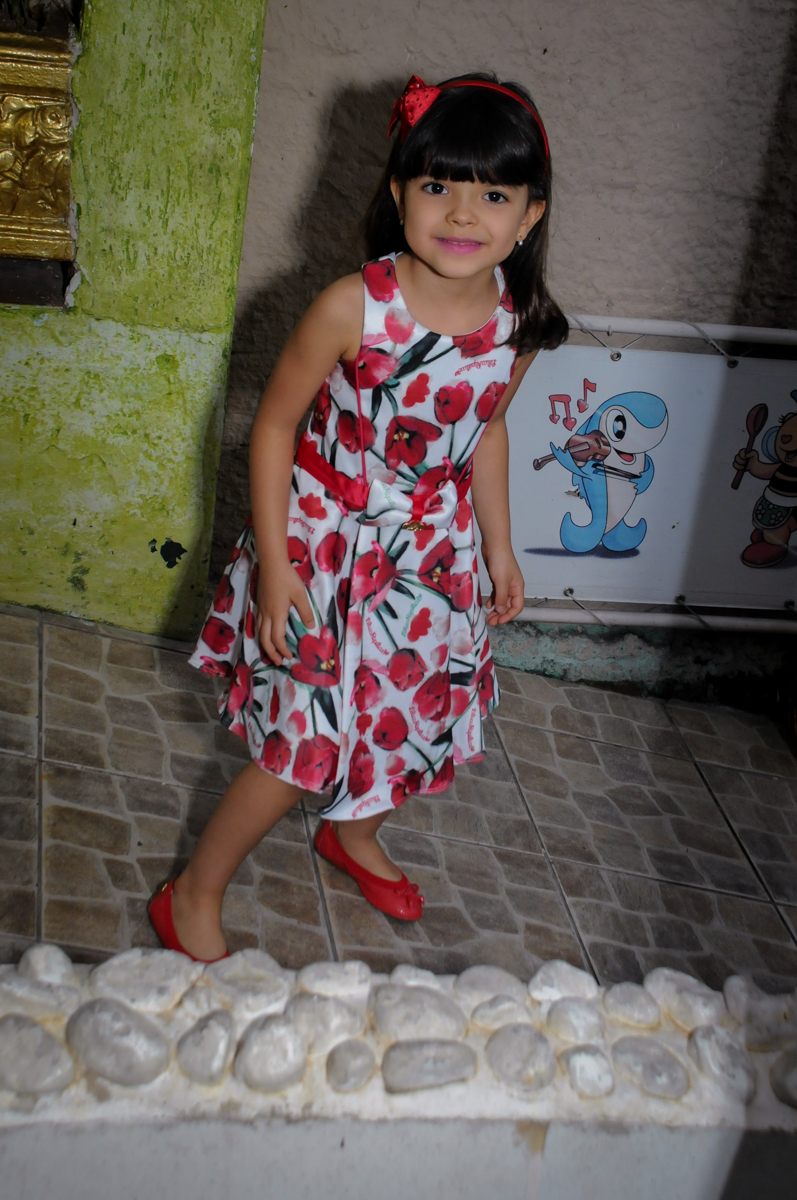 pose para a foto no Buffet A turma do Haroldo, Higienópolis, SP festa infantil Beatriz e Marina 6 anos
