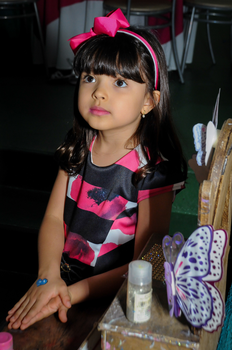 pintura artística no Buffet A turma do Haroldo, Higienópolis, SP festa infantil Beatriz e Marina 6 anos