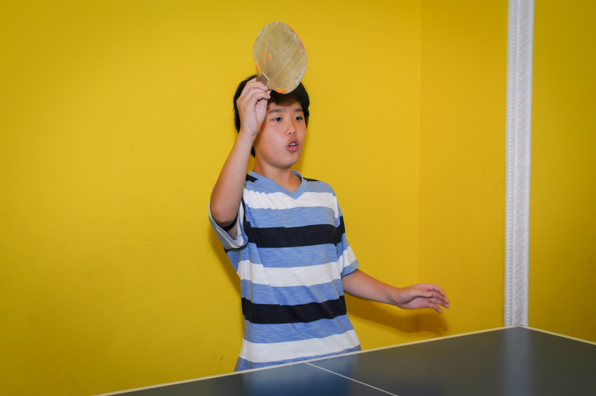 quem será o vencedor do jogo de ping pong no Buffet A turma do Haroldo, Higienópolis, SP festa infantil Beatriz e Marina 6 anos