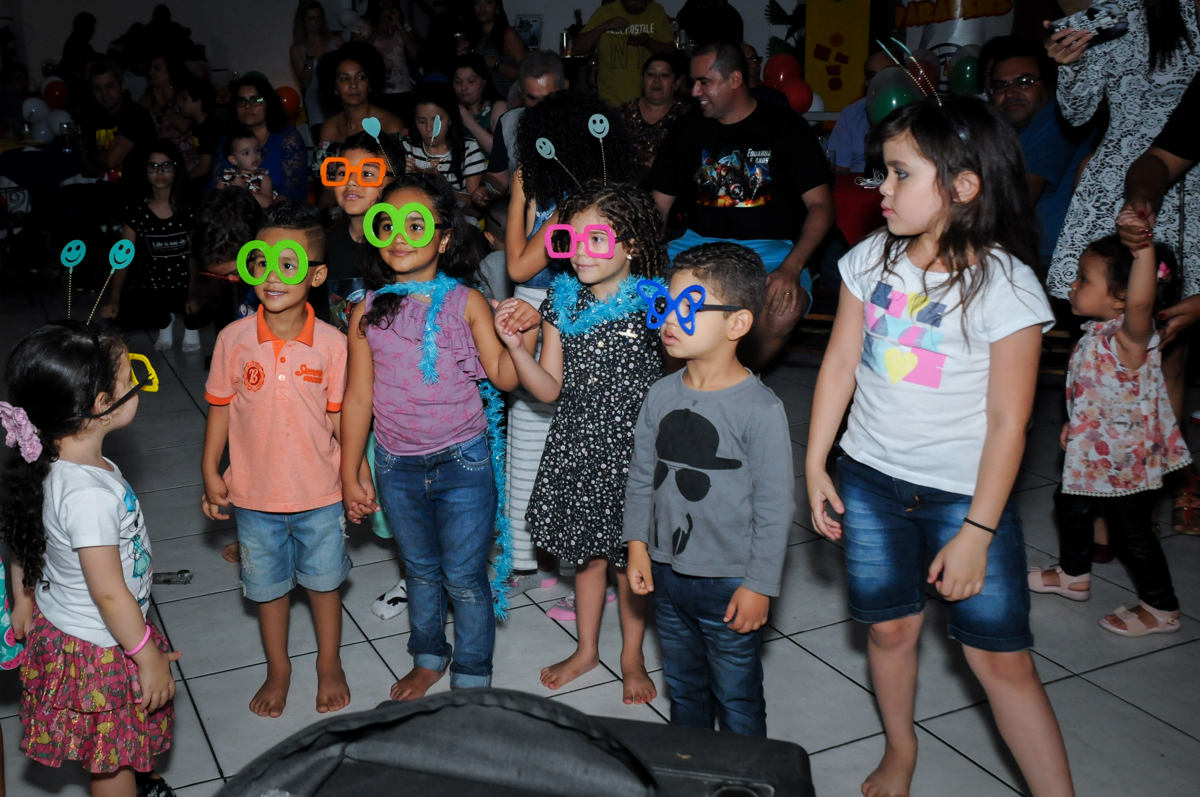 chegou a hora da balada na festa infantil,aniversário de eduardo 5 ano, buffet fábrica da alegria,osasco,sp,tema da mesa os vingadores