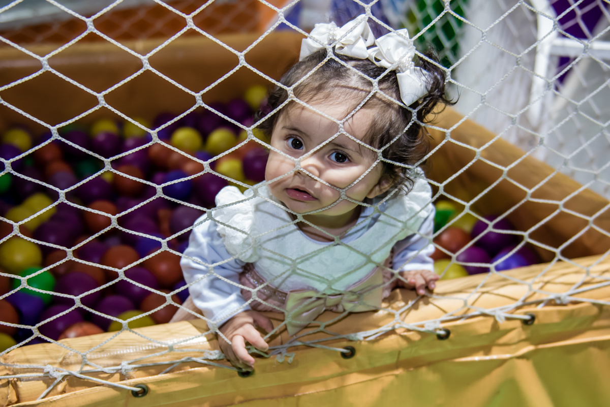 ainda curtindo a piscina de bolinhas