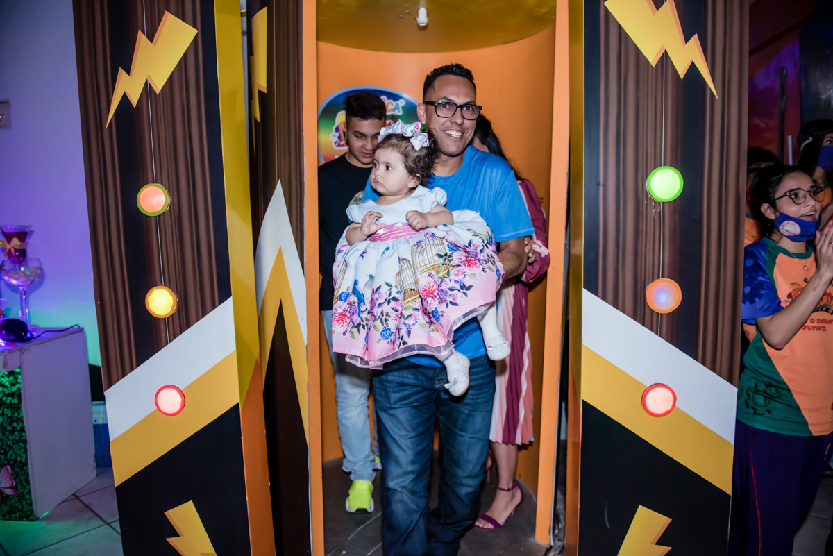 saindo da máquina do parabéns 