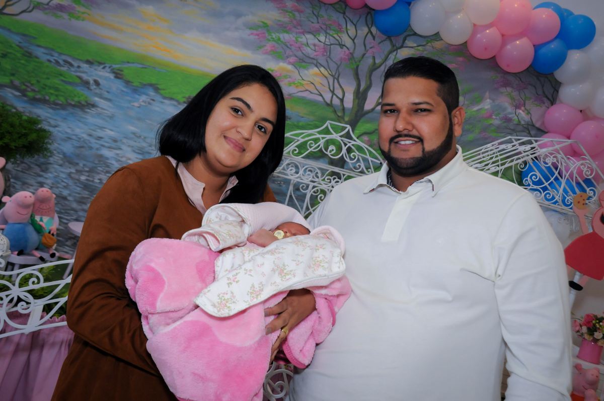 a irmazinha tambem cantou parabens no Buffet Fantastic World, Morumbi, SP, festa de aniversario de Isabela 2 anos, tema da festa Pepa Pig