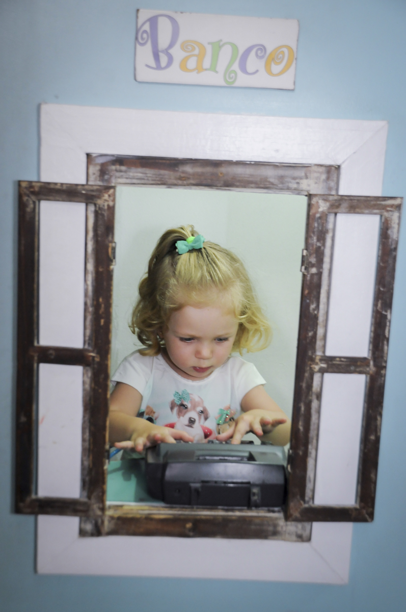 telefonista mirim no  buffet feliz da vida, festa infantil Théo 3 aninhos, tema da festa carros
