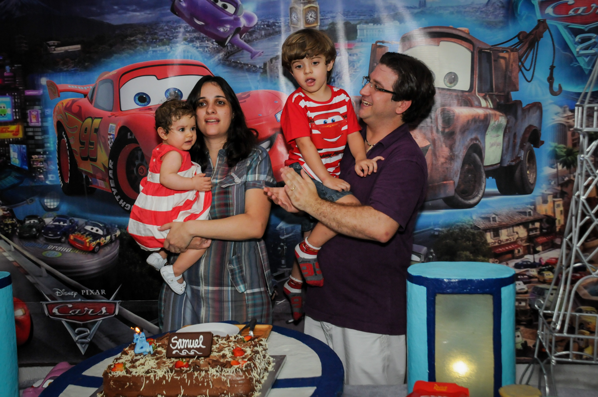 hora de cantar parabéns no Buffet Fábrica da Alegria, Morumbi, SP. festa infantil, Samuel 4 anos, tema Carros