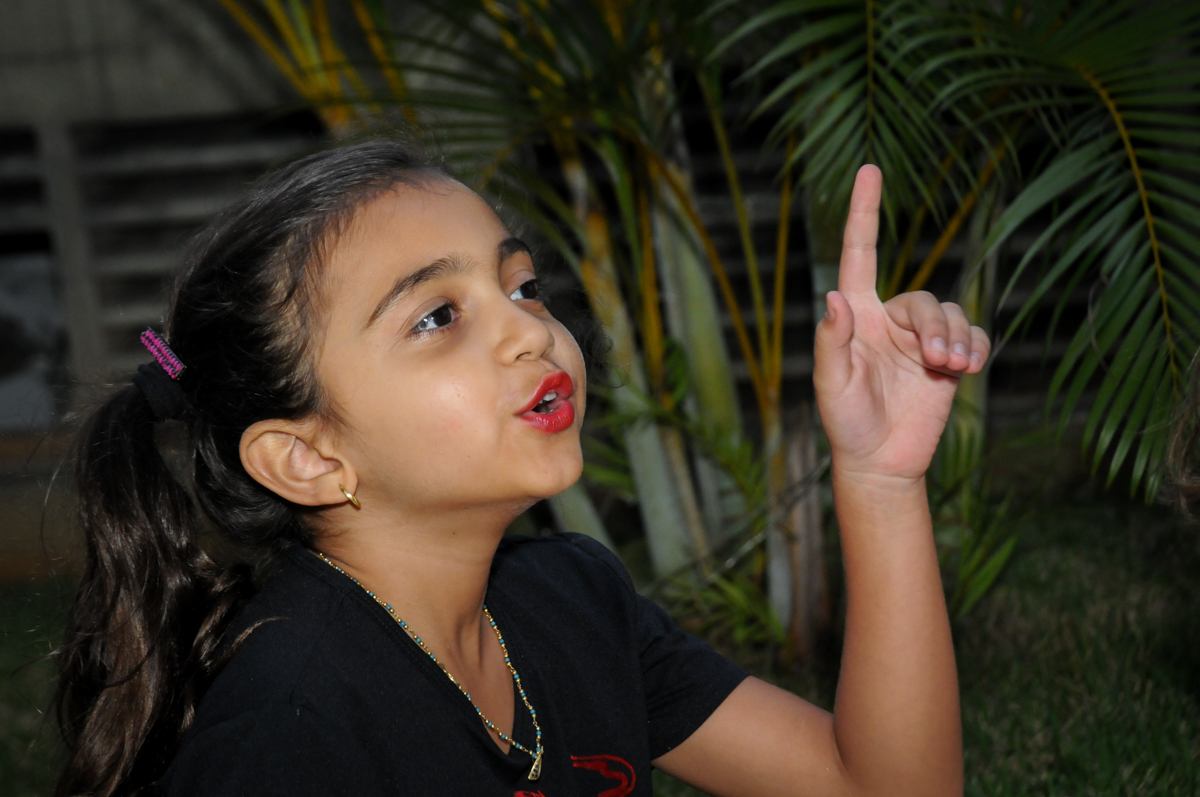 participação das crianças nas brincadeiras na Festa infantil Paulina Chieko 5 anos, condomínio Saúde, São Paulo, SP, tema da festa meninas super poderosas