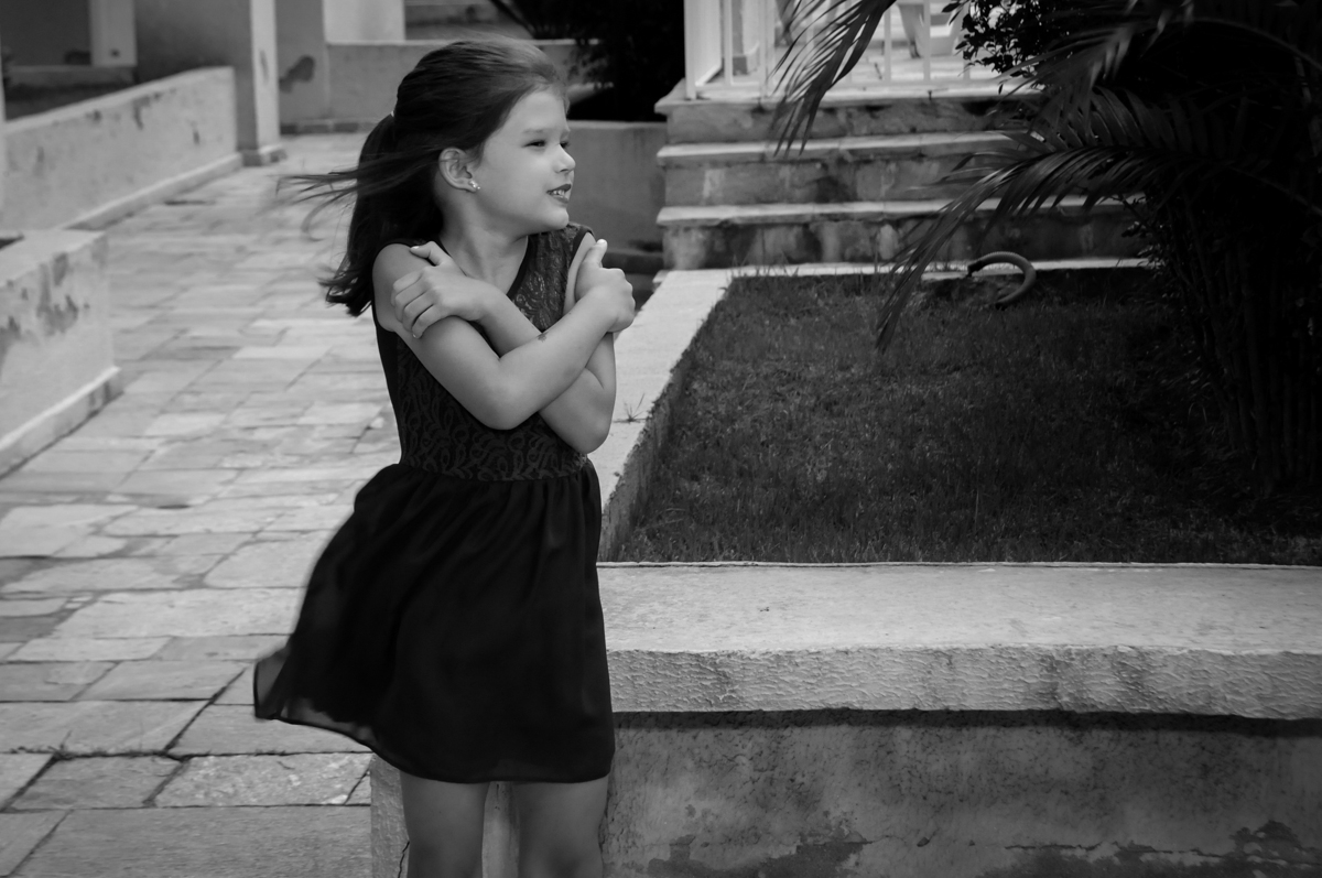 convidada tem frio na Festa infantil Paulina Chieko 5 anos, condomínio Saúde, São Paulo, SP, tema da festa meninas super poderosas