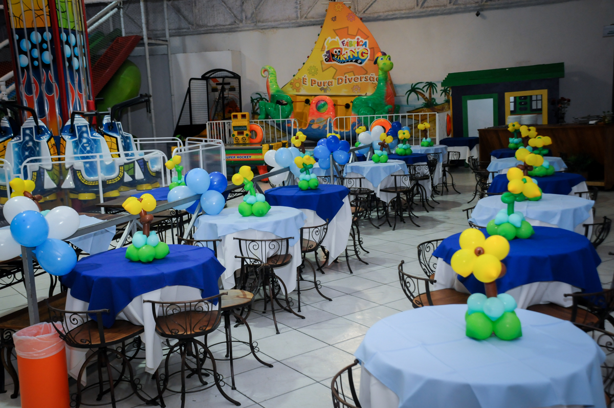 salão decorado com bexigas no Buffet Fábrica da Alegria, Osasco,Sp, Festa infantil, Vitória 8 anos, tema da festa Cinderela