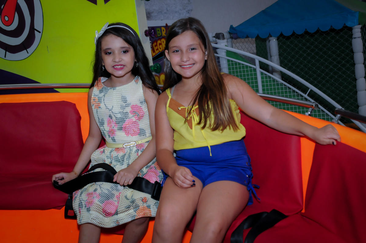 agora a brincadeira é no labamba no Buffet Fábrica da Alegria, Osasco,Sp, Festa infantil, Vitória 8 anos, tema da festa Cinderela