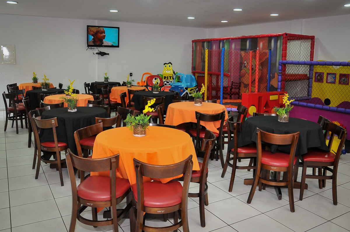 salão do Buffet Megauê, Moema, SP, festa de aniversário infantil de Eduardo 5 anos, tema da festa Weloween