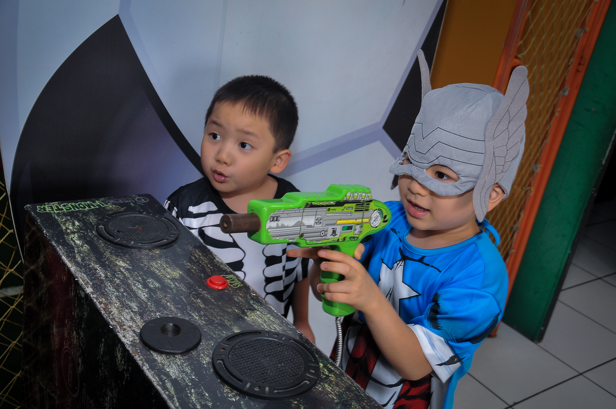 jogos de Game no Buffet Megauê, Moema, SP, festa de aniversário infantil de Eduardo 5 anos, tema da festa Weloween