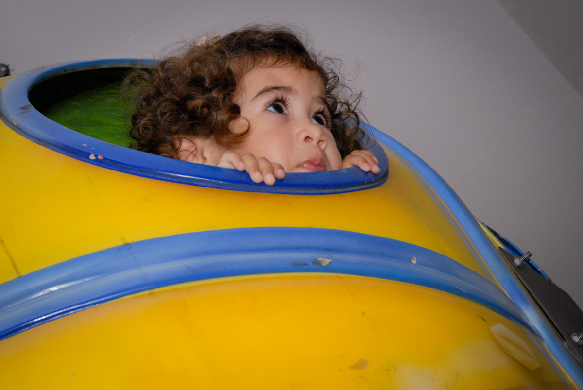 muito bom brincar no elicóptero no Buffet Viva Viva Vida, Bonfiglioli, Butantã, SP, festa infantil, niversário de Lívia 2 aninhos, tema da festa Branca de Neve