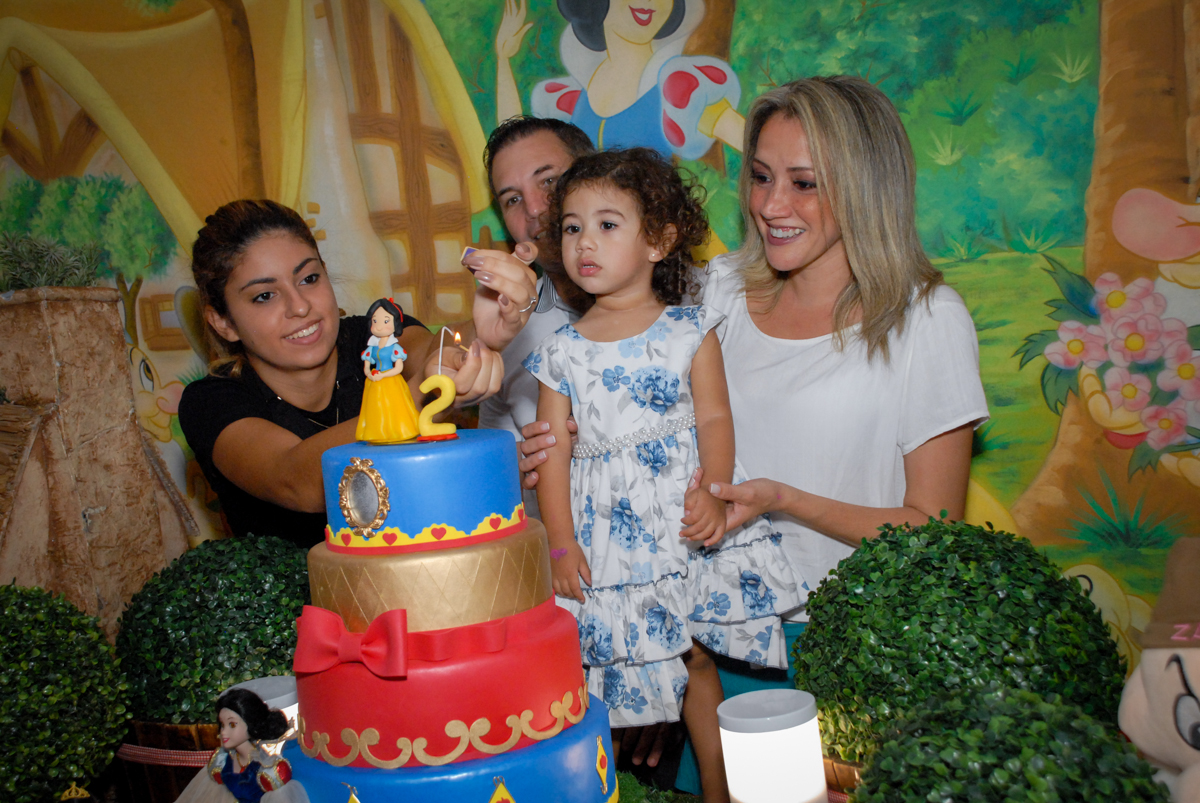 chegou a hora do parabéns no Buffet Viva Viva Vida, Bonfiglioli, Butantã, SP, festa infantil, niversário de Lívia 2 aninhos, tema da festa Branca de Neve