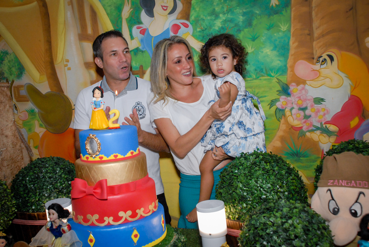 muita alegria na hora do parabéns no Buffet Viva Viva Vida, Bonfiglioli, Butantã, SP, festa infantil, niversário de Lívia 2 aninhos, tema da festa Branca de Neve