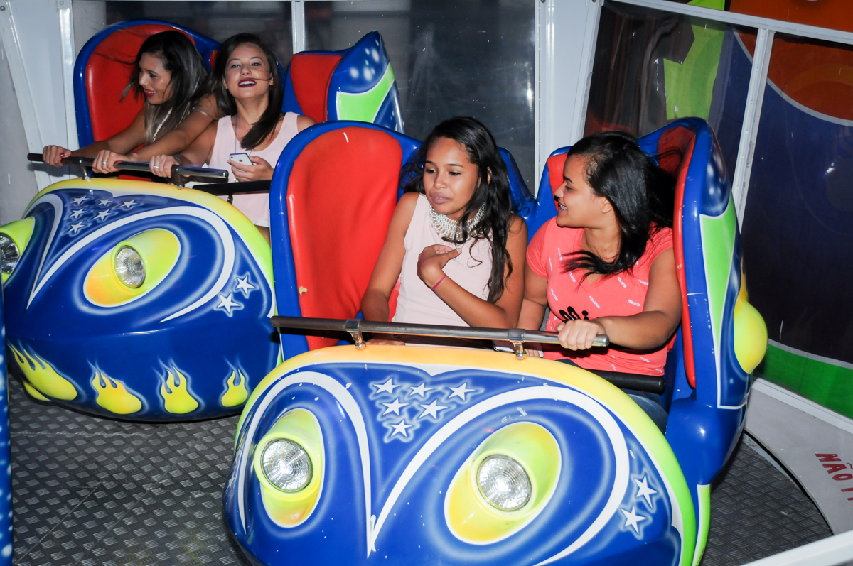 As crianças também brincam no jornada nas estrelas no Buffet Fábrica da Alegria Morumbi, fotografia infantil da festa de aniversário de Arthur Henrique 4 anos tema os vingadores