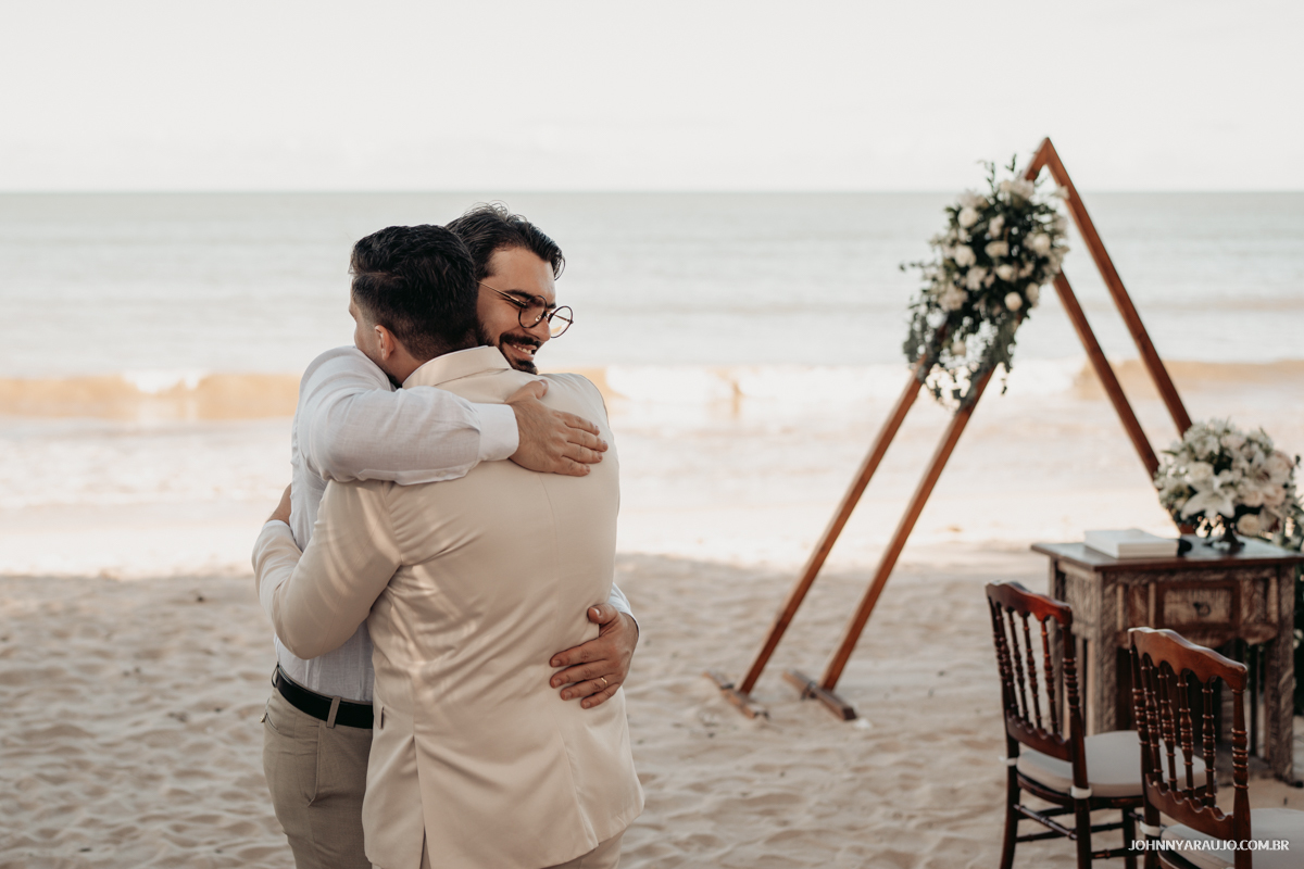 Fotos espontâneas no dia do casamento. É de grande importância deixar fluir e acontecer todos os momentos no dia do casamento sem que seja interrompido  