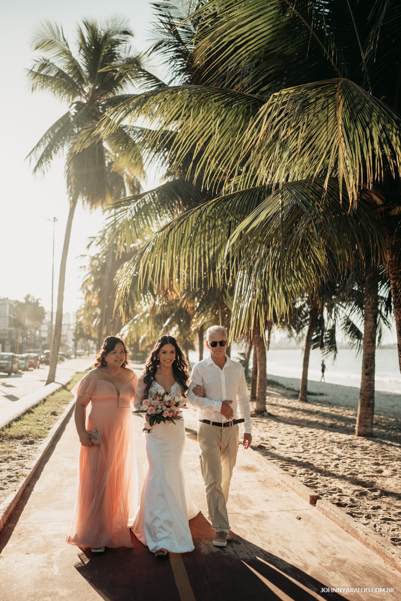 Entrada da noiva e seus pais