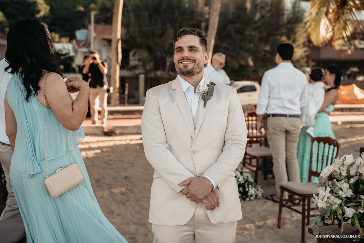 Noivo se emociona no dia do casamento 